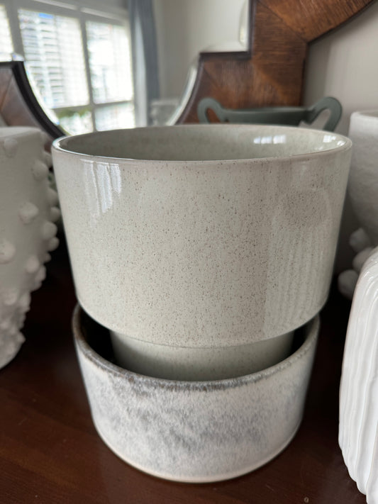 Endeavor Pot with saucer